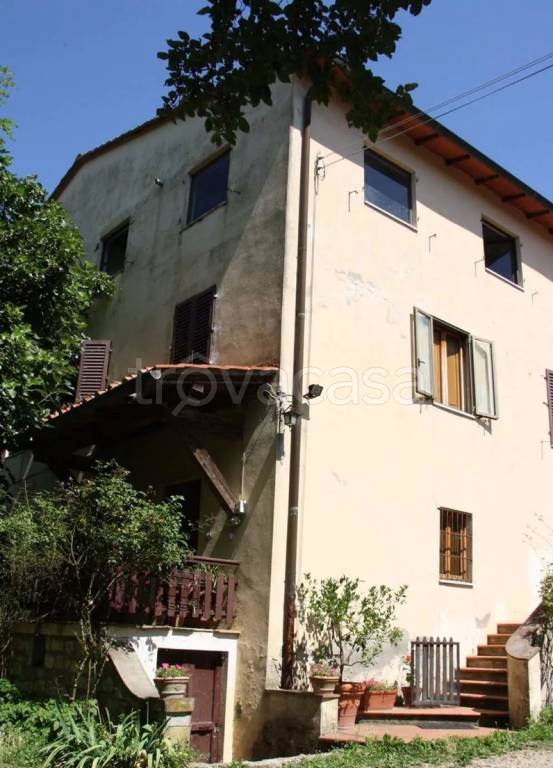 appartamento in vendita a Figline e Incisa Valdarno in zona Loppiano