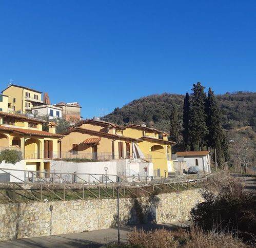 casa indipendente in vendita a Figline e Incisa Valdarno in zona Loppiano