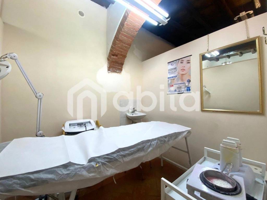 negozio in vendita a Figline e Incisa Valdarno in zona Figline Valdarno