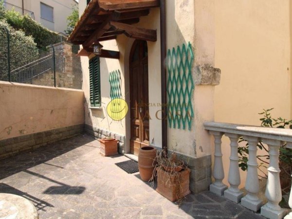casa indipendente a Figline e Incisa Valdarno in zona Incisa in Val d'Arno