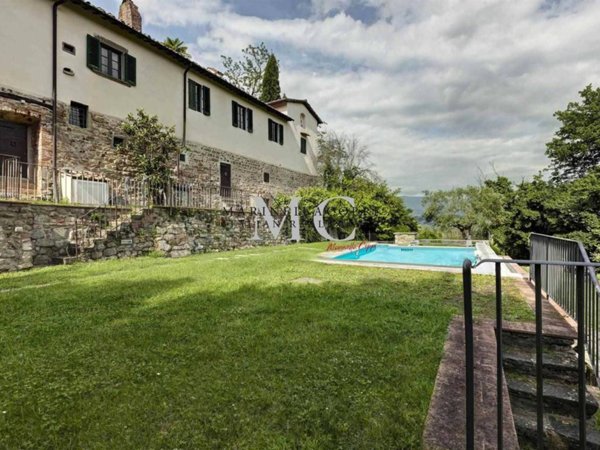 casa indipendente a Figline e Incisa Valdarno in zona Incisa in Val d'Arno