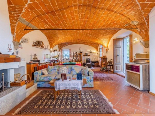 casa indipendente in vendita a Figline e Incisa Valdarno