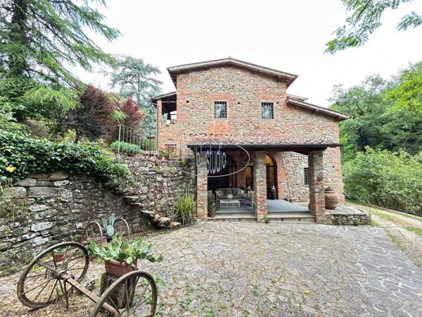 casa indipendente in vendita a Figline e Incisa Valdarno