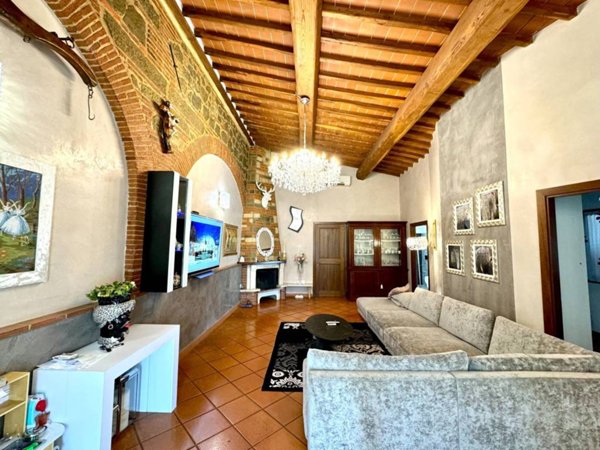 casa indipendente in vendita a Figline e Incisa Valdarno