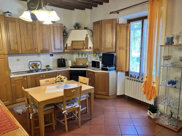 appartamento in vendita a Figline e Incisa Valdarno in zona Figline Valdarno