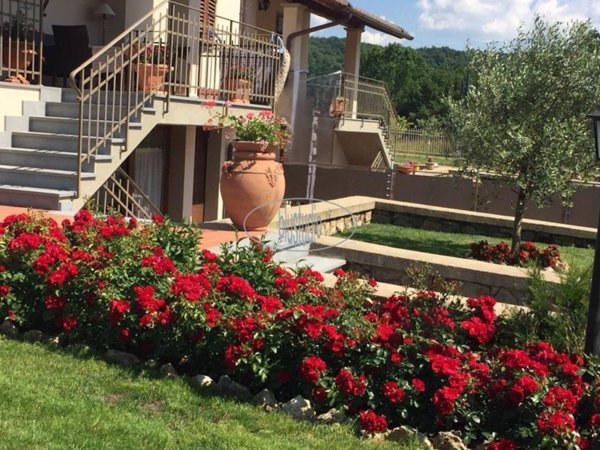 casa indipendente a Figline e Incisa Valdarno in zona Figline Valdarno