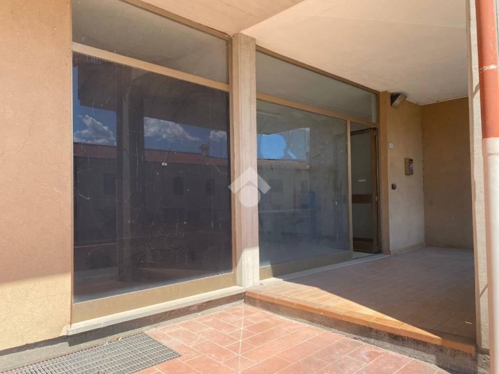 negozio in vendita a Figline e Incisa Valdarno in zona Incisa in Val d'Arno
