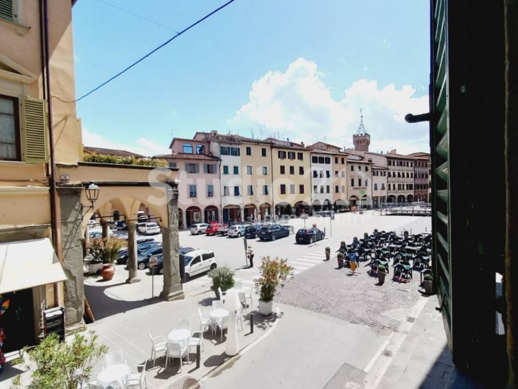 appartamento in vendita a Figline e Incisa Valdarno in zona Figline Valdarno