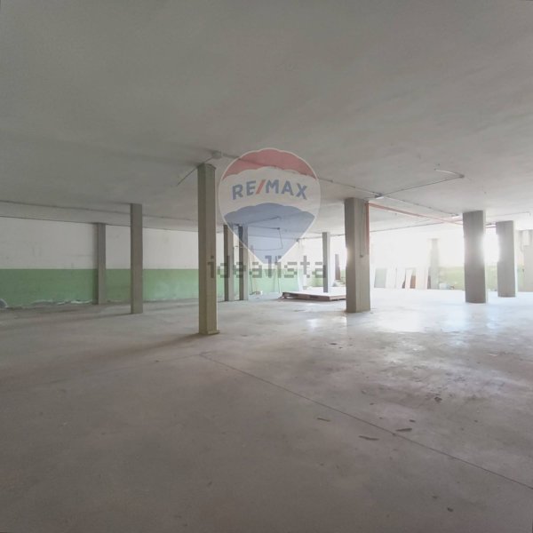 locale di sgombero in vendita a Figline e Incisa Valdarno