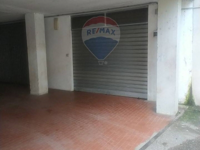 locale di sgombero in vendita a Figline e Incisa Valdarno