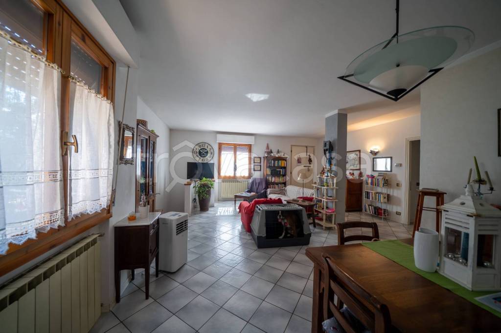 casa indipendente a Figline e Incisa Valdarno in zona Figline Valdarno