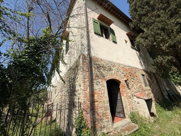 esavano in vendita a Figline e Incisa Valdarno