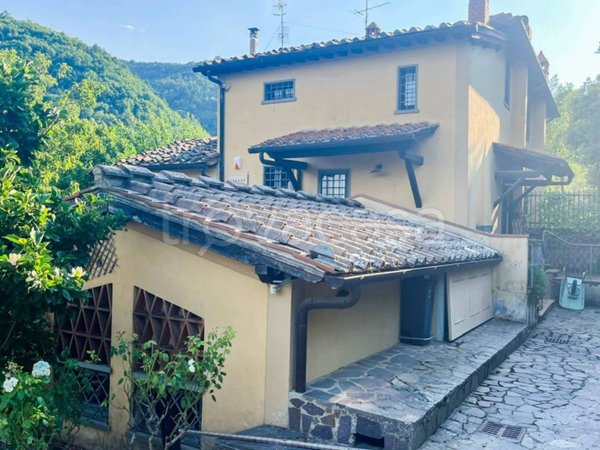 casa indipendente in vendita a Figline e Incisa Valdarno