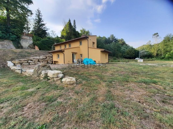 appartamento in vendita a Figline e Incisa Valdarno in zona Figline Valdarno