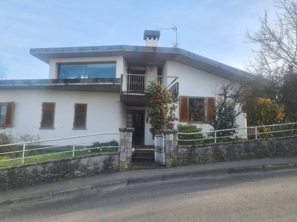 casa indipendente a Figline e Incisa Valdarno in zona Figline Valdarno
