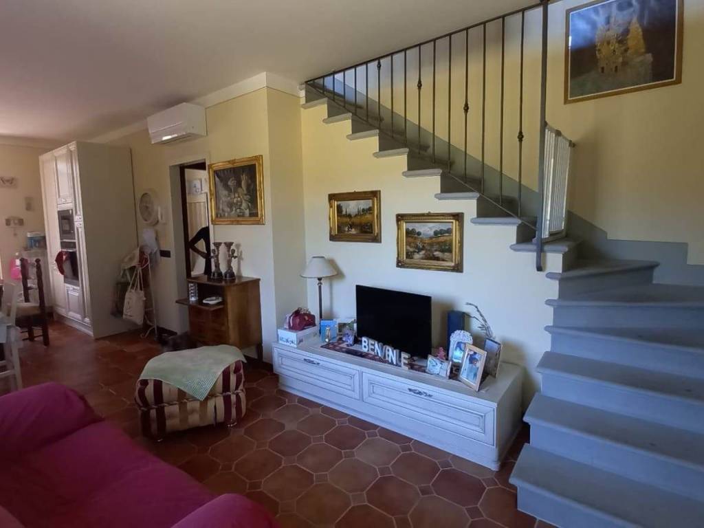 casa indipendente in vendita a Figline e Incisa Valdarno in zona Cesto