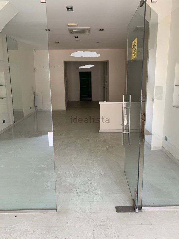 locale commerciale in vendita a Figline e Incisa Valdarno