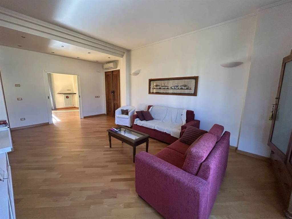 appartamento in vendita a Figline e Incisa Valdarno in zona Figline Valdarno