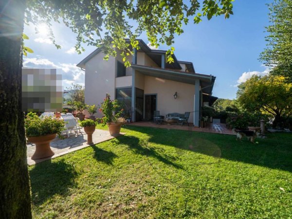 casa indipendente in vendita a Figline e Incisa Valdarno in zona Loppiano