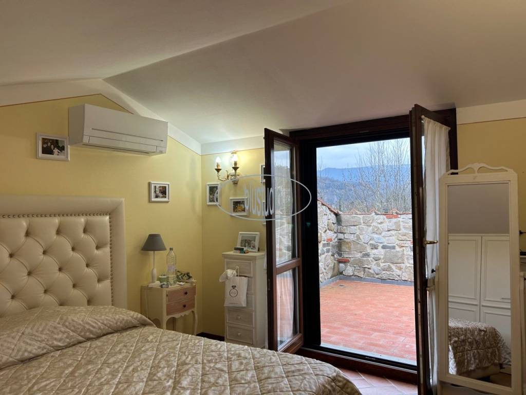 casa indipendente in vendita a Figline e Incisa Valdarno