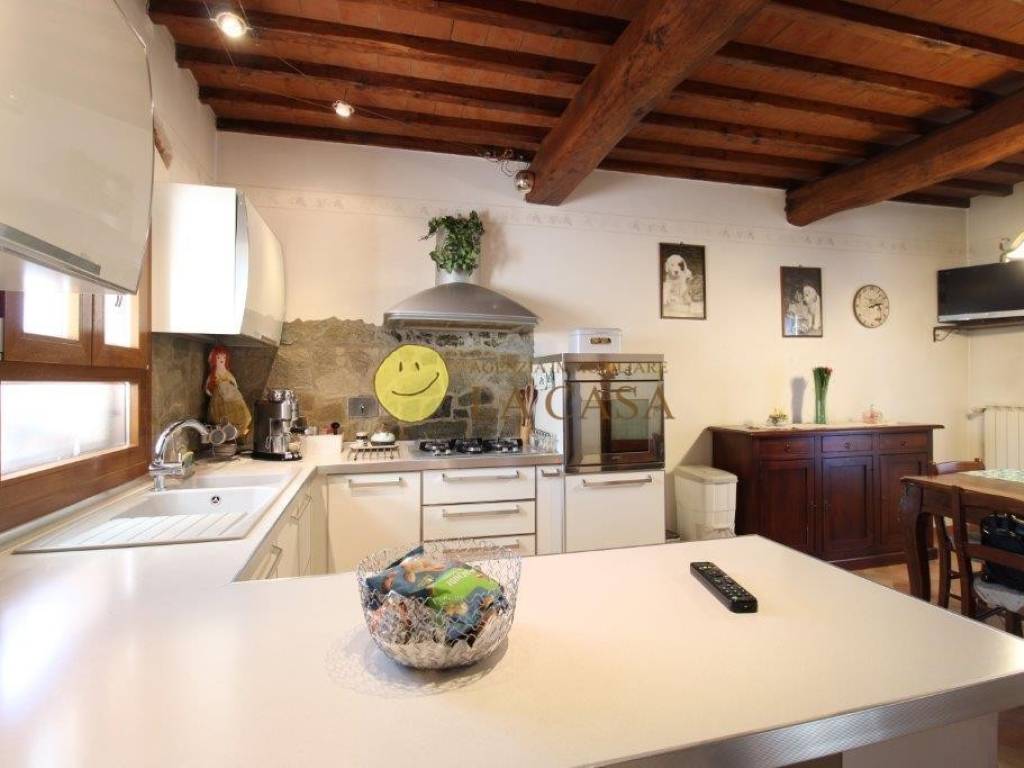 casa indipendente a Figline e Incisa Valdarno in zona Figline Valdarno