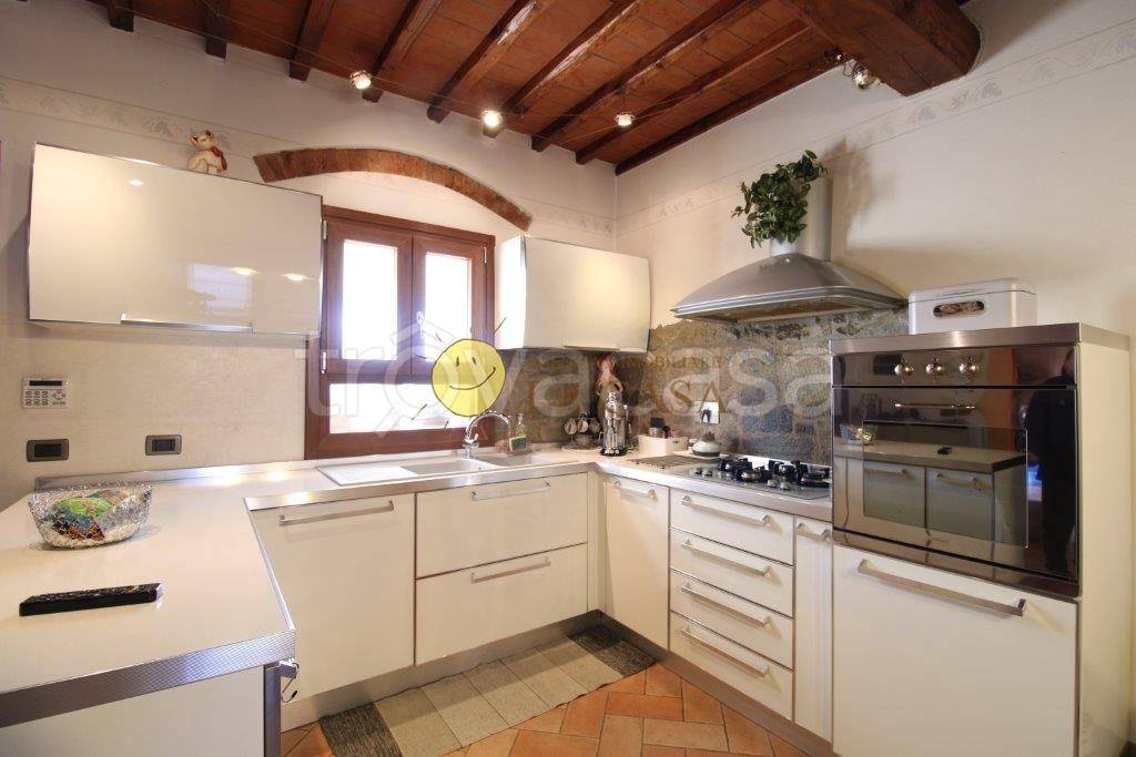 casa indipendente in vendita a Figline e Incisa Valdarno