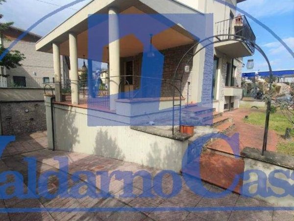 casa indipendente a Figline e Incisa Valdarno in zona Figline Valdarno