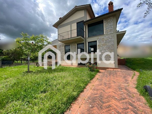 casa indipendente a Figline e Incisa Valdarno in zona Figline Valdarno