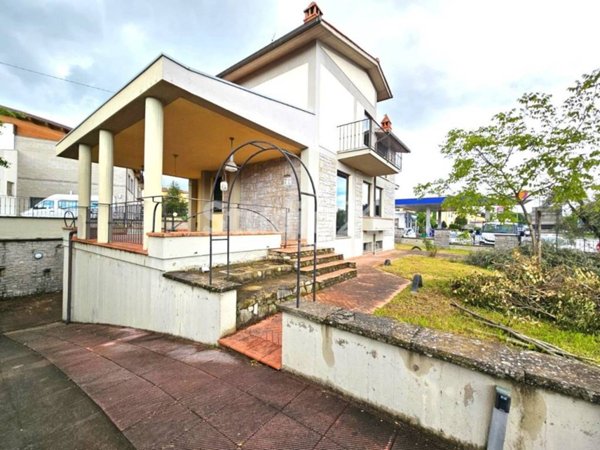 casa indipendente in vendita a Figline e Incisa Valdarno