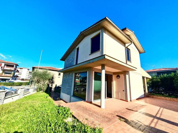 casa indipendente a Figline e Incisa Valdarno in zona Incisa in Val d'Arno