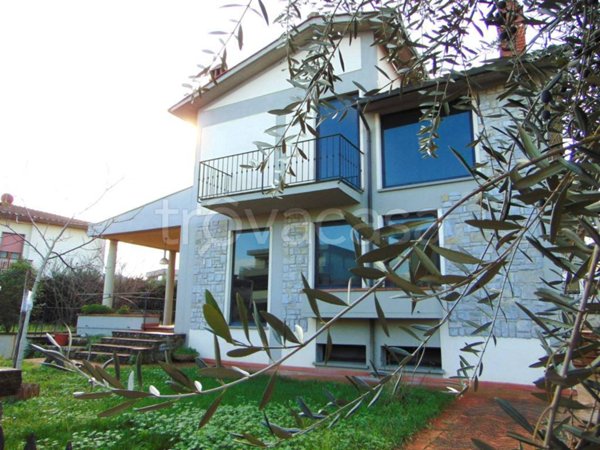 casa indipendente in vendita a Figline e Incisa Valdarno