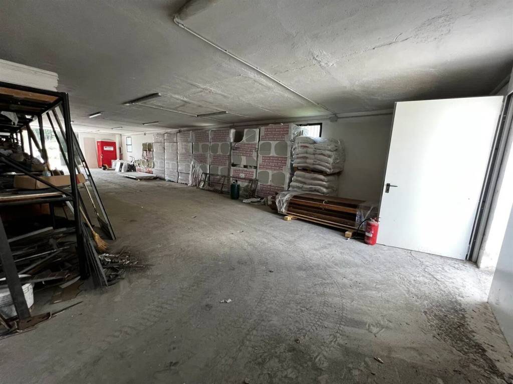 locale commerciale a Figline e Incisa Valdarno in zona Figline Valdarno