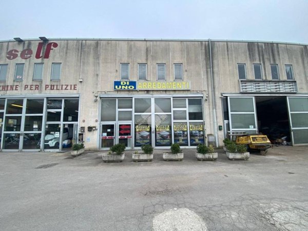 negozio in vendita a Figline e Incisa Valdarno