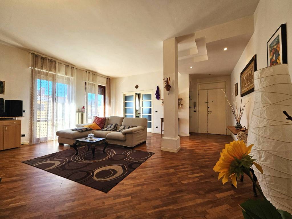 appartamento in vendita a Figline e Incisa Valdarno