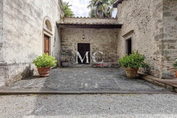 esavano in vendita a Figline e Incisa Valdarno