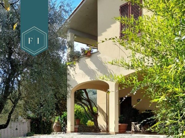 casa indipendente in vendita a Figline e Incisa Valdarno in zona Loppiano