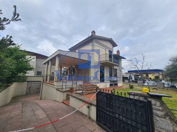 casa indipendente a Figline e Incisa Valdarno in zona Figline Valdarno