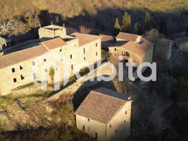 intera palazzina a Figline e Incisa Valdarno in zona Ponte agli Stolli