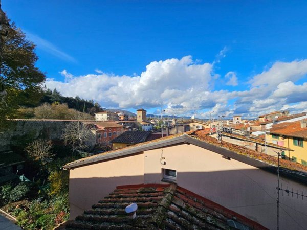 appartamento in vendita a Figline e Incisa Valdarno in zona Figline Valdarno