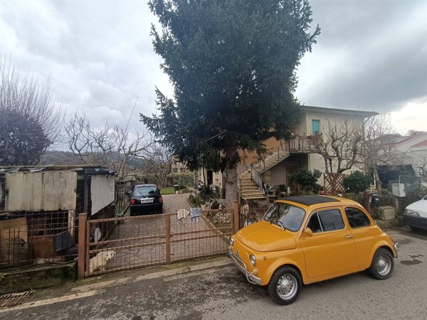 appartamento in vendita a Figline e Incisa Valdarno in zona Figline Valdarno