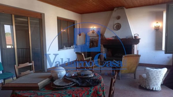 casa indipendente in vendita a Figline e Incisa Valdarno