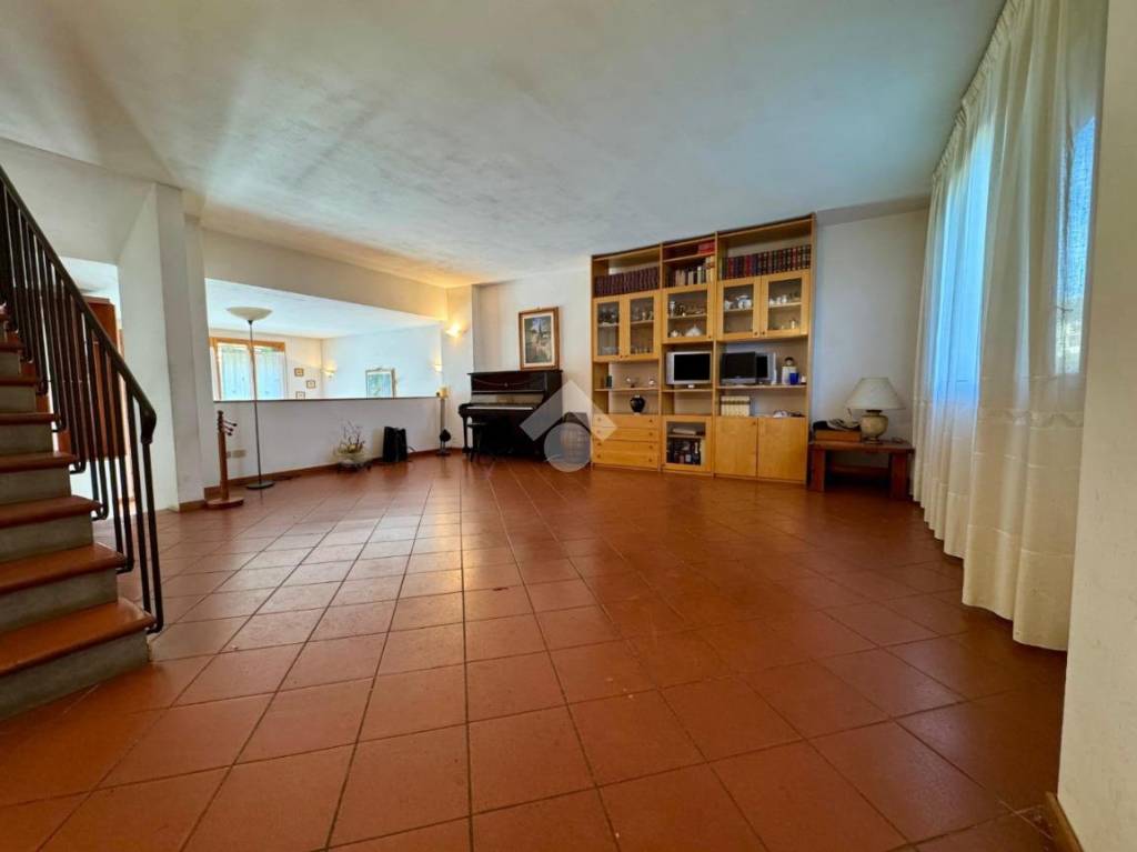 casa indipendente in vendita a Figline e Incisa Valdarno