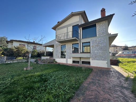 casa indipendente a Figline e Incisa Valdarno in zona Figline Valdarno