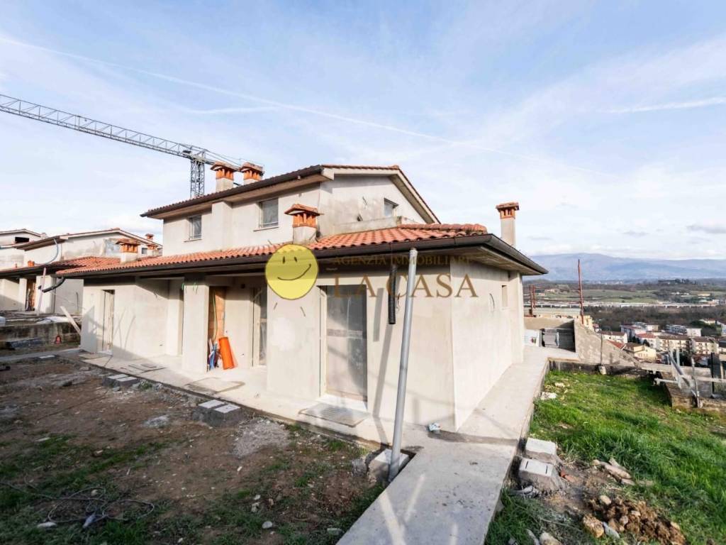 casa indipendente a Figline e Incisa Valdarno in zona Incisa in Val d'Arno