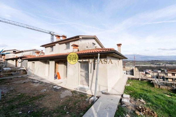 casa indipendente a Figline e Incisa Valdarno in zona Incisa in Val d'Arno