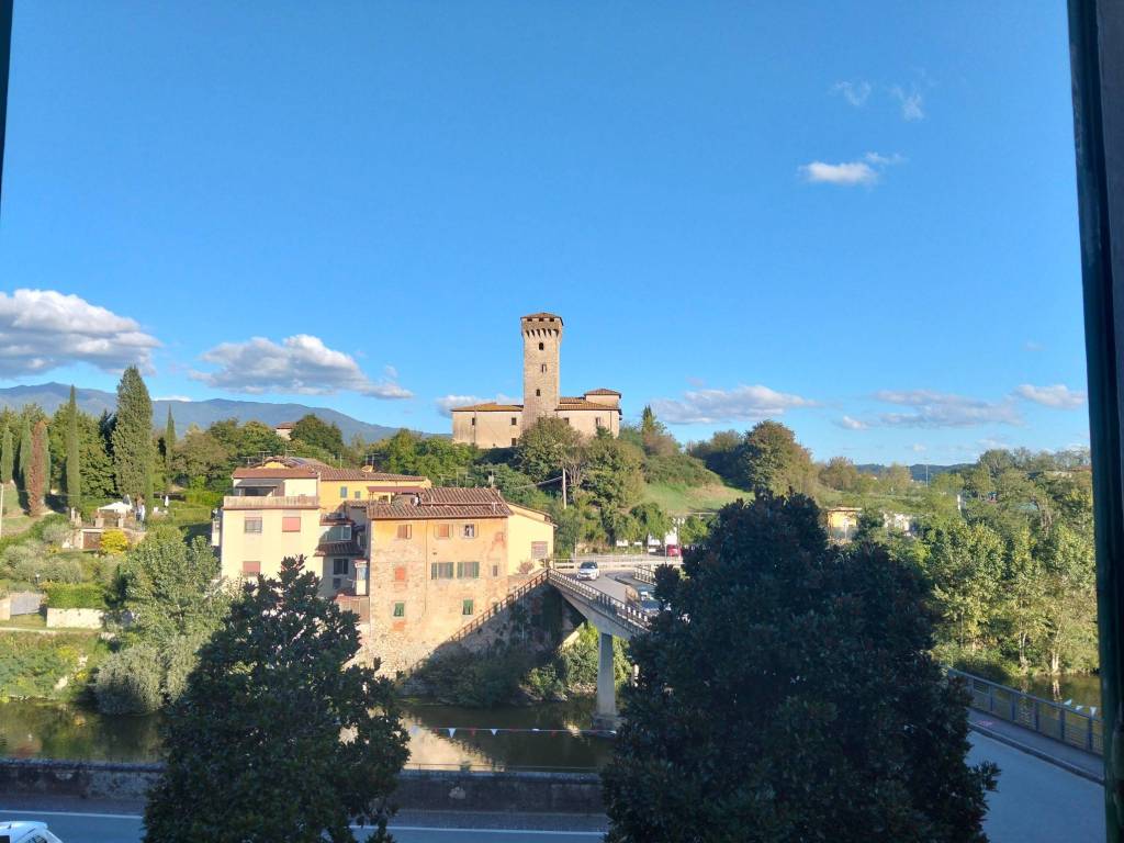 appartamento in vendita a Figline e Incisa Valdarno in zona Incisa in Val d'Arno