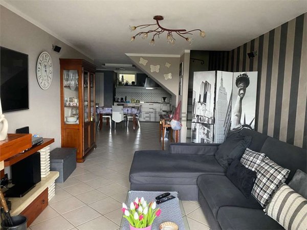 casa indipendente in vendita a Figline e Incisa Valdarno