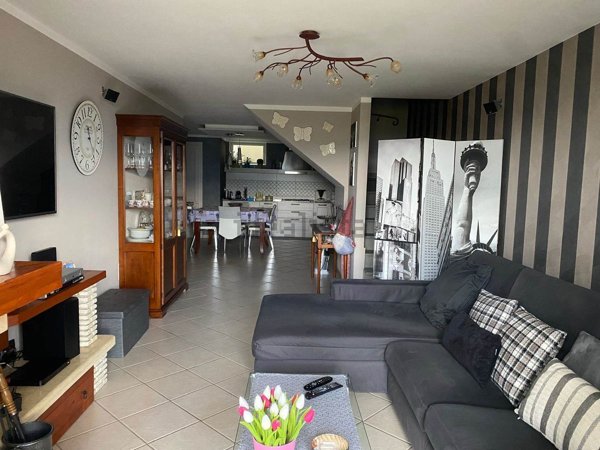 casa indipendente in vendita a Figline e Incisa Valdarno