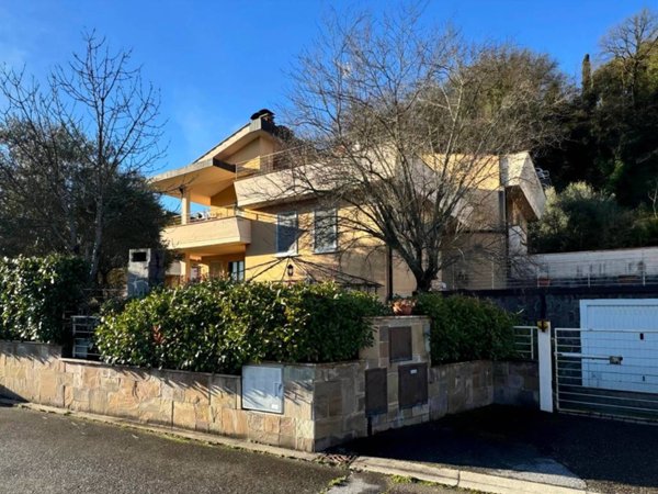 casa indipendente a Figline e Incisa Valdarno in zona Figline Valdarno