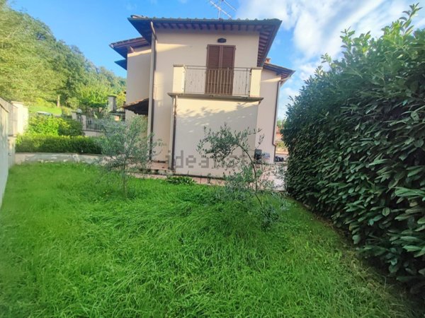 casa indipendente a Figline e Incisa Valdarno in zona Figline Valdarno
